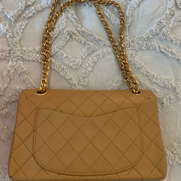 chanel small classic flap beige